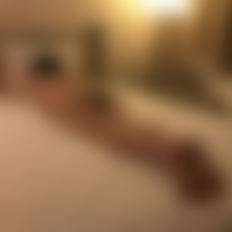 ブラジャーの日なのに、、、
ノーブラ、ノーパン、お好きなんですね。。。