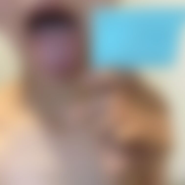 べちょべちょの舌をベロン👅このままアンタの乳首舐めたろうか？？
エロ雑誌のメモ持たされて変態なのがバレる😭
エロ写真