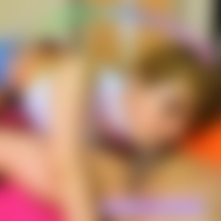 妻のフェラチオ☆
赤いTバックがセクシー