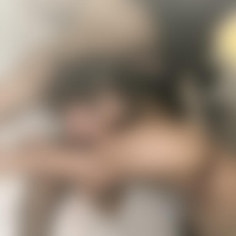 舐めてくれる人いる..🫣💕?
Is there someone who can lick me..🫣💕?
有没有人可