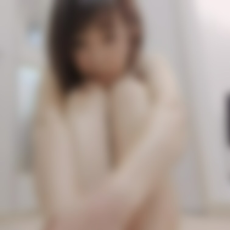 サルートの下着で
足コキ？
かと思いきや
股間見せ！！！
大胆なポーズで挑発してみた☺