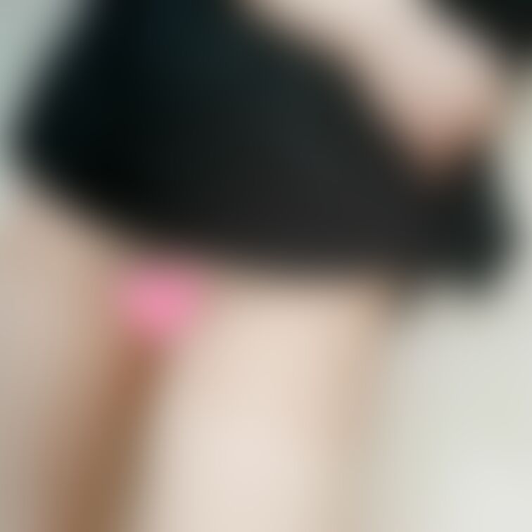 明日の動画のオフショット✨
ストッキング破いてオナニーしたよ(〃∇〃)
えっちな音いっぱい出てる🩷
フル動画は有料