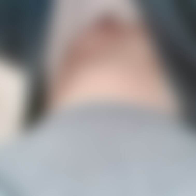 下からのぞいたおっぱいを撮影しました📸つまり下乳というやつです👏💕貧乳ですが申し訳なさ程度にあります😇彼を襲ってる時は、