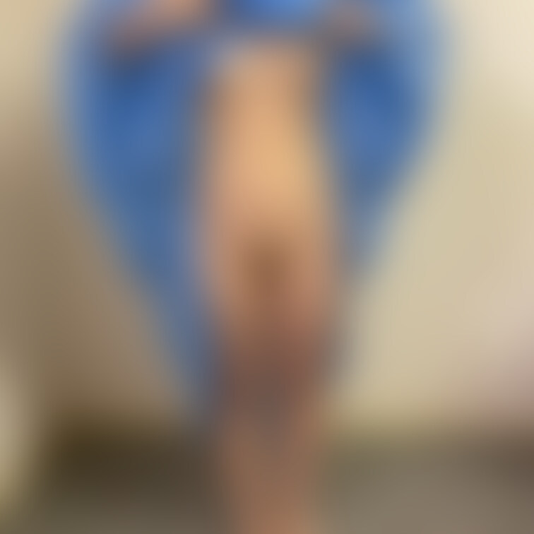 最近学業が忙しくてネタが尽きてきたので次の動画の宣伝をします笑
次は全裸にレインコートで外に出る動画ですのでお楽しみに