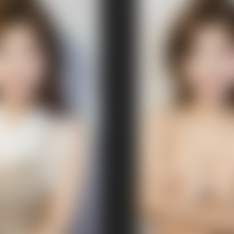 着衣と脱衣を並べた画像です。画像№494