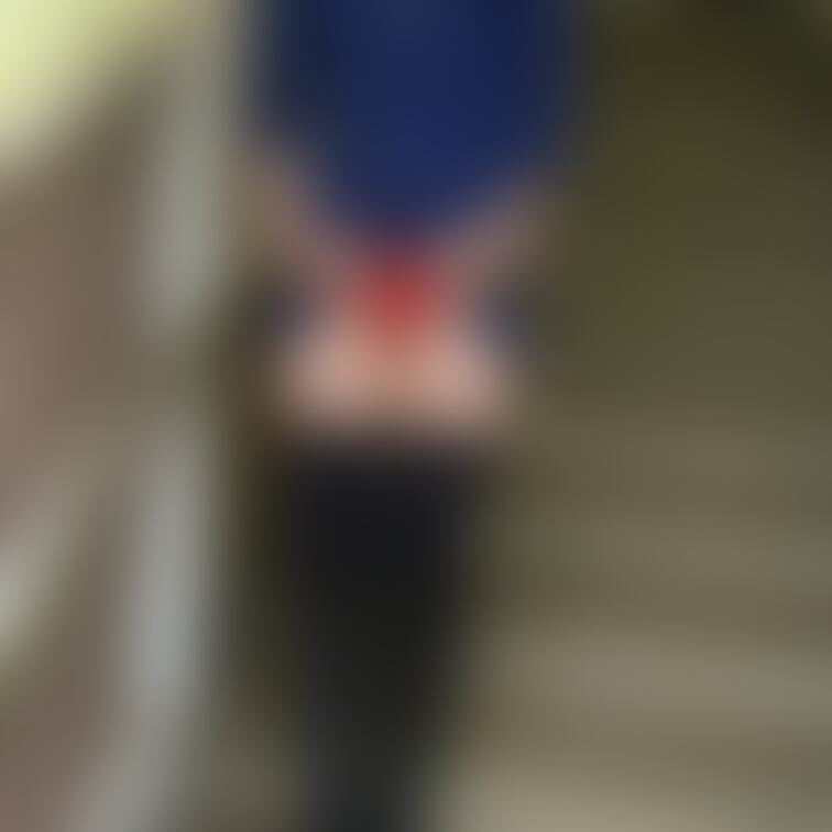 そそくさと仕込んできた競泳水着姿になりまして。。。その2
やはり野外の競泳水着が大好きです(^^♪