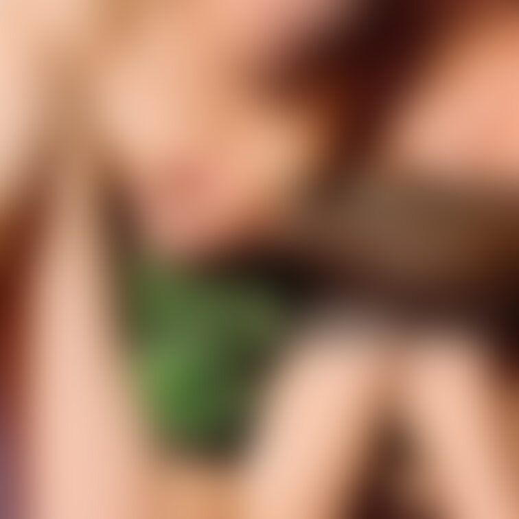 【モザは激薄】
肉便器妻YuYuにズッポリとチ◯ポが入れられているドアップ写真をご覧下さい