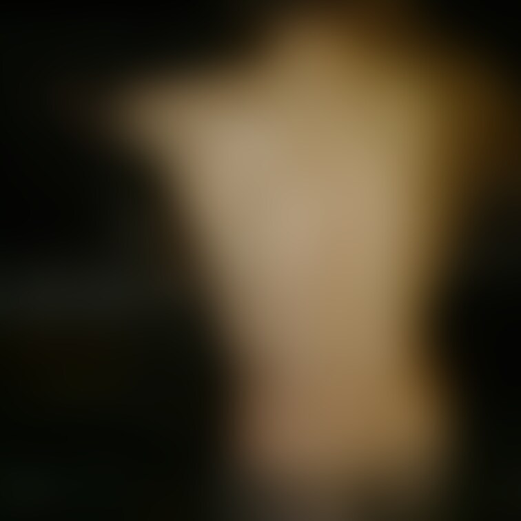 さやかちゃんのボツ画像です。プランスタートから一定期間は撮影したまま掲載しますが、フィルターなどで粗く加工する場合が多く