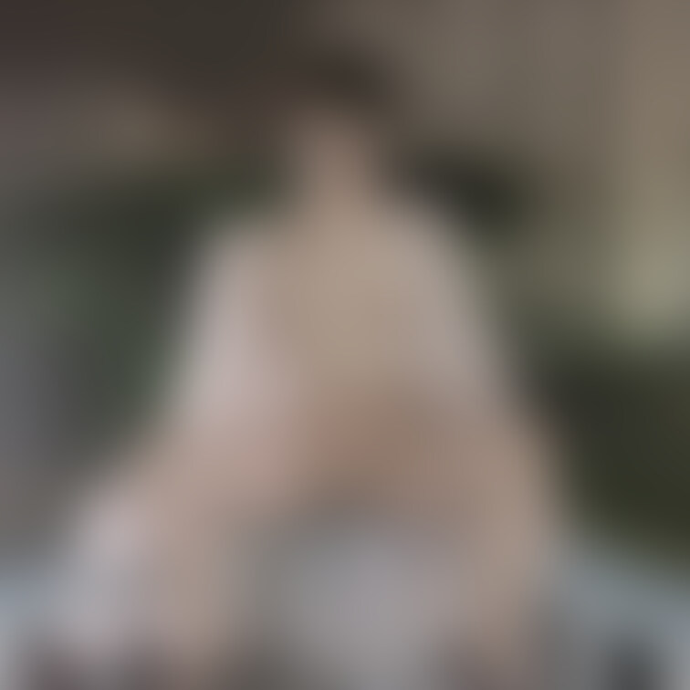 こんな格好でそこら中駆け回って
たくさん見られて大興奮だったよ🥹💭💭
クリちゃん勃起してる🤫

《いいね♡》が活