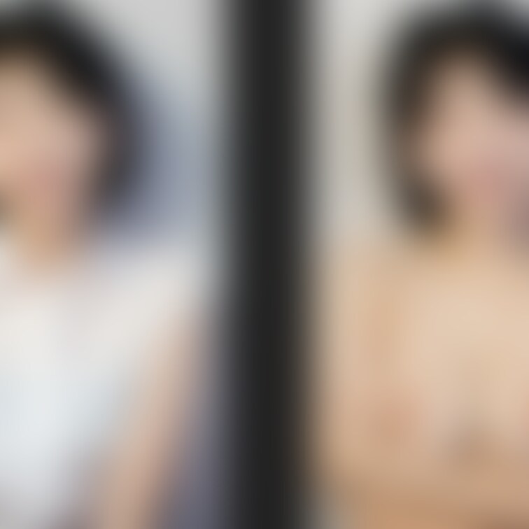 着衣と脱衣を並べた画像です。画像№434