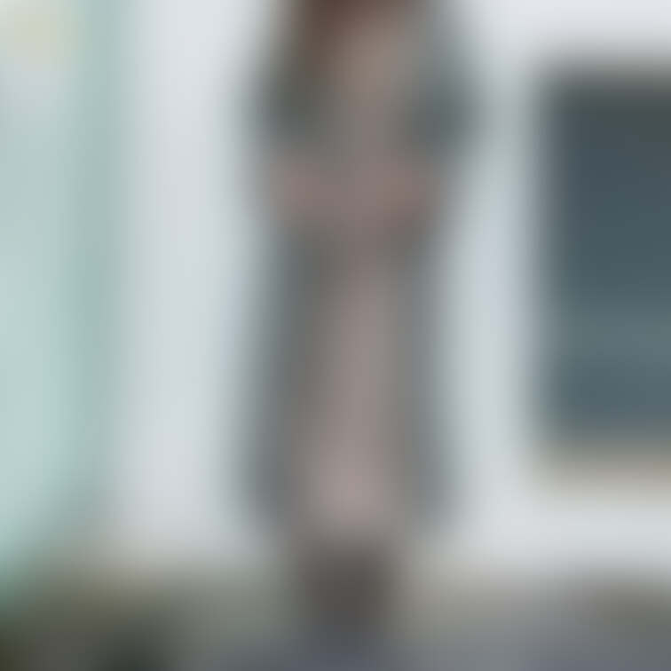 人妻のスカートの中は♡♡♡
