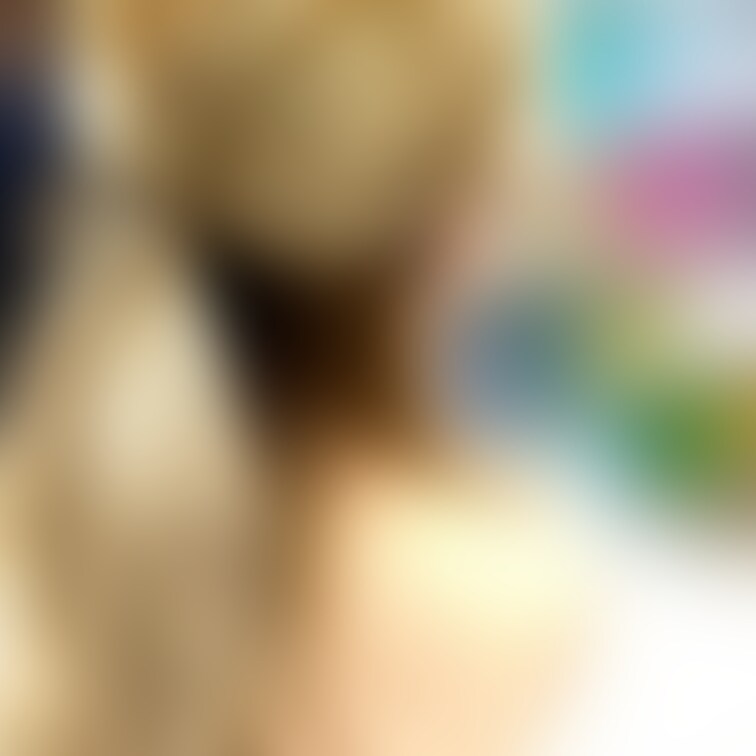 金髪ハーフアップ