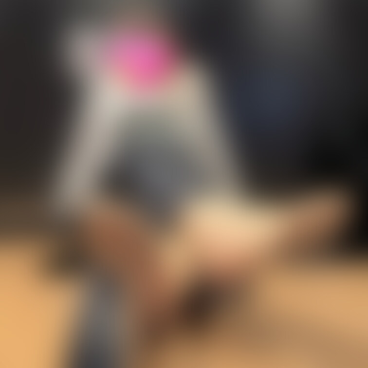 綺麗目OLさんのパンプスパンスト足裏
パンプスは一足を履き潰すまで使い続けるそうです
夏のパンプスにパンストでかなり