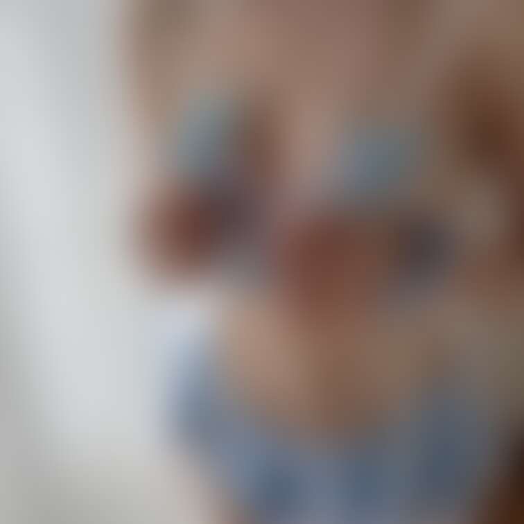 【お写真セット①】
おはちきゅ〜〜！

もう金曜日だね！早い！！

パールとギンガムチェックのお衣装...🩵
