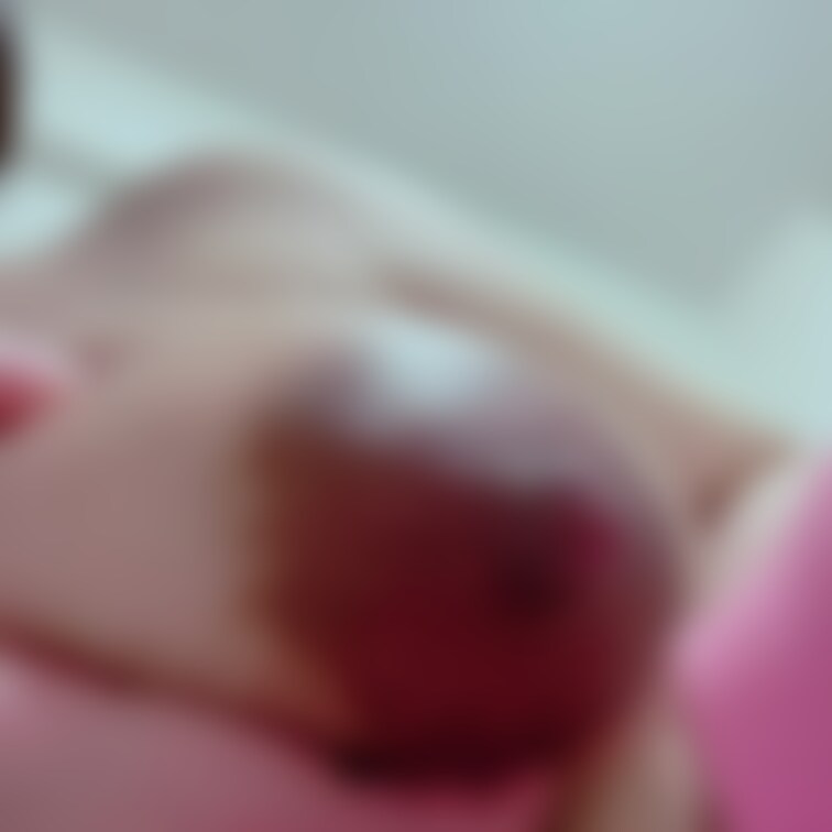 吸うやつで乳首吸ってます😊
振動も気持ちいいけど、吸われるのもいい♪
このあとちゃんとクリちゃんも吸ってもらい、しっ