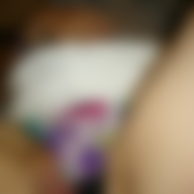 着替えも準備してさやかちゃんと一泊。チェックインすぐ、なんとなく撮影がスタートし、我慢できなくなって着衣のまま挿入です。