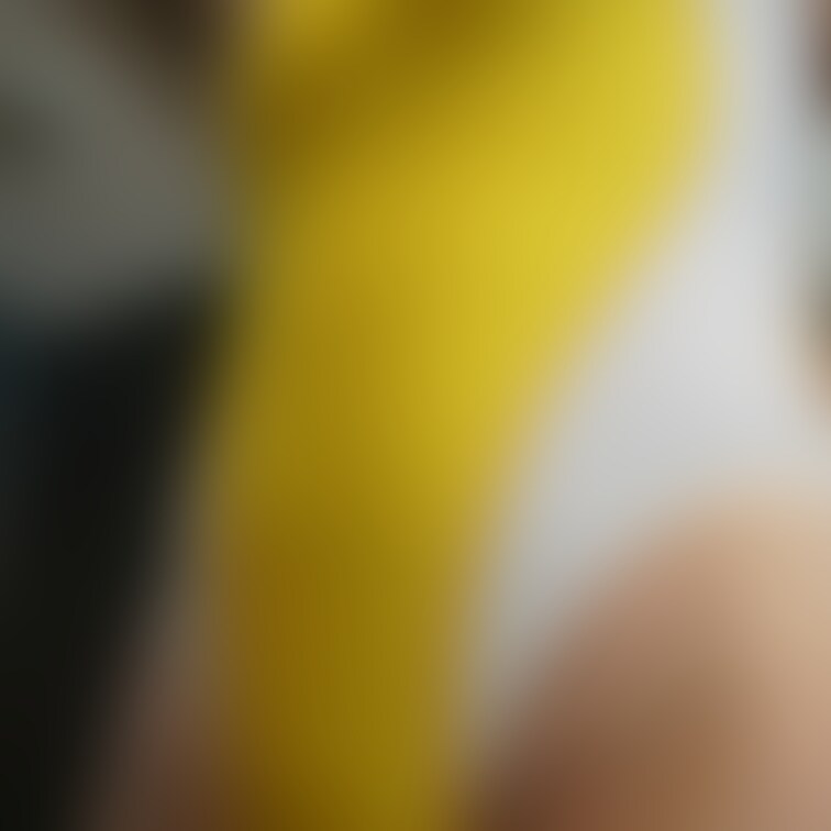 黄色の競泳水着シリーズ♡その１
Mサイズにねじ込んだムチムチ感がたまならいです。
若い子には無い魅力があります(*^