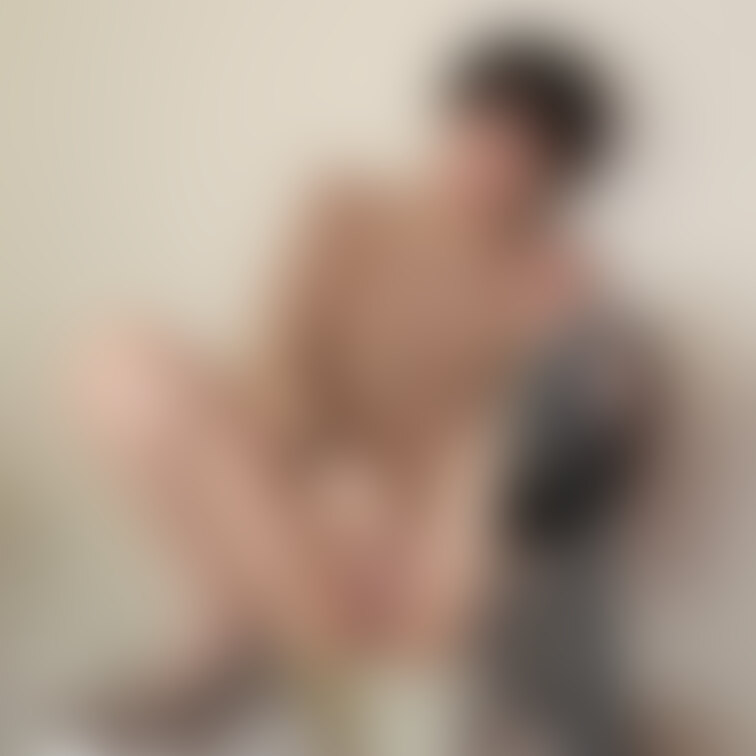 Premium model #038_CHIAKI
「CHIAKI先輩の美しい放物線」(17/18ページ)
E