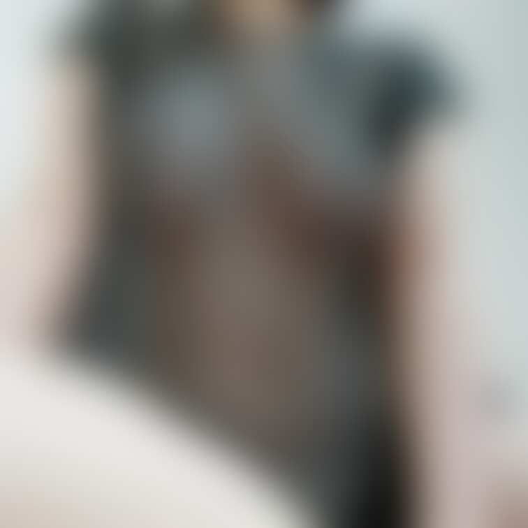 明日の動画のオフショット✨
新しい服👕何だかとってもエッチ🙈