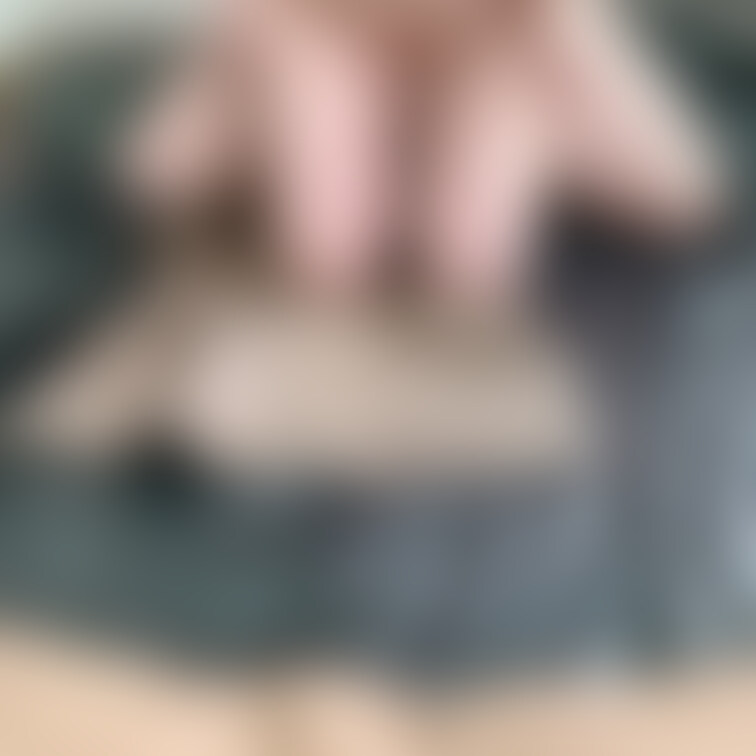 ここでしか観れない素人さんとのハメ撮りSEX動画を多数投稿してまーす！
顔出しハメ撮りやカメラ目線の主観ハメ撮り動画も