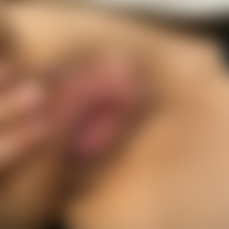 くぱぁしました.....
おちんぽ様が頂けるならなんでもします.....
ざこまんこに突っ込んで頂けませんか??
