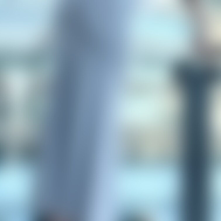 マーメイドスカートとハイヒールです！
少し厚めの生地ですがしっかりとお尻が強調されてとても気に入っています。
動画は
