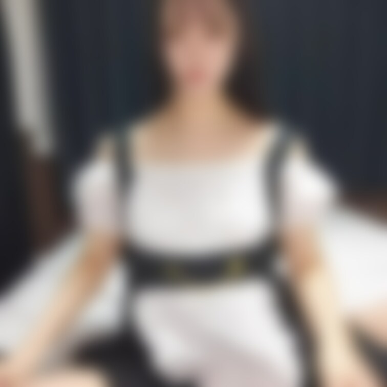 メイドさんの貴重な脱衣シーン🫣

