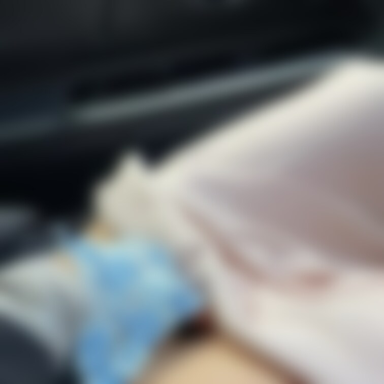 車に乗ったらよく072してくれます。イクところまで激しくパンツの中で指動かしてるのがエロいでしょ。モロ見えより着衣072