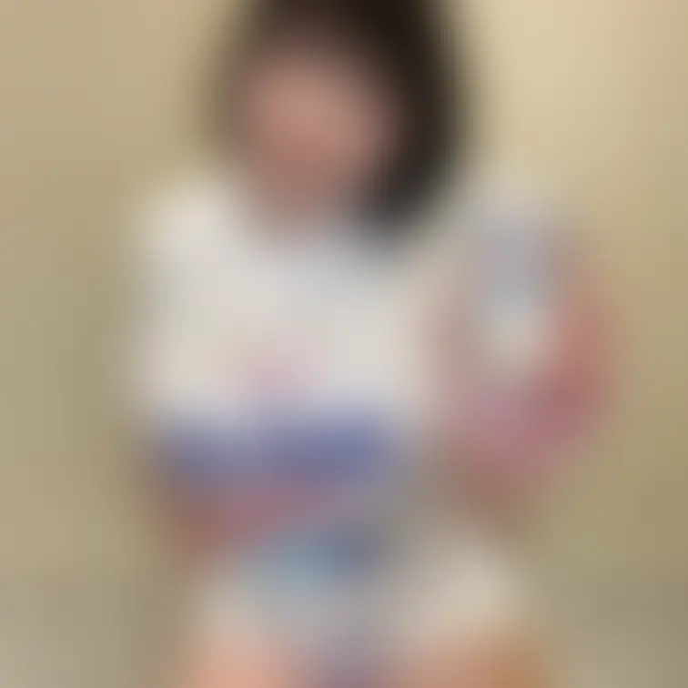 「オ〇オンビールの缶を…パイズリして…」

「これが…こう！」的な…

脱いだら凄いんです…的に
「これが（一