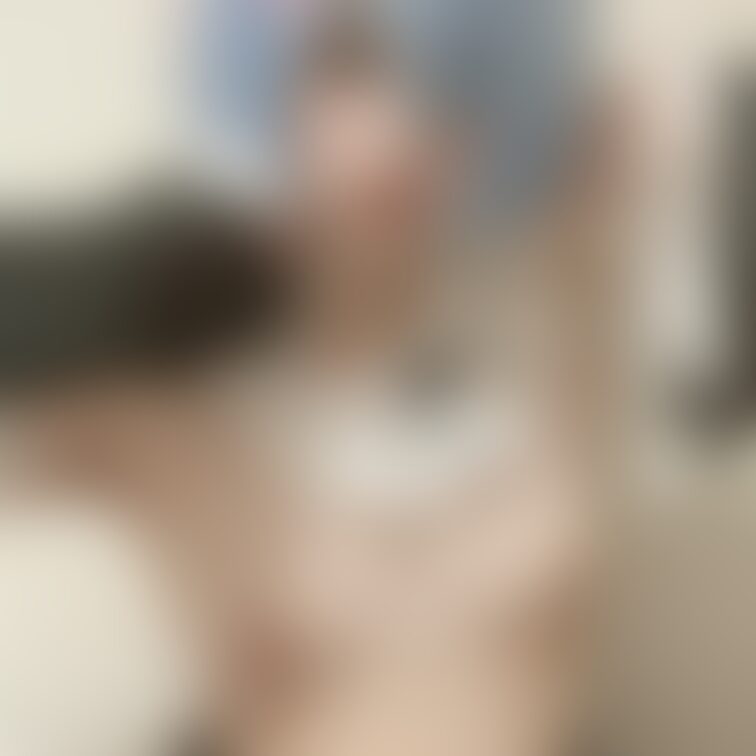 リゼロのレムちゃんのコスプレ写真です！
胸もガッツリ出してます…(,,. .,, )💕