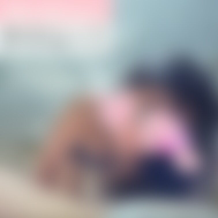 るーちゃん︎︎︎☺︎のフェラ画像✨
寝そべって、そのまま咥えてもらうのエロいですよね🥹
上から頭をギュッ抑え