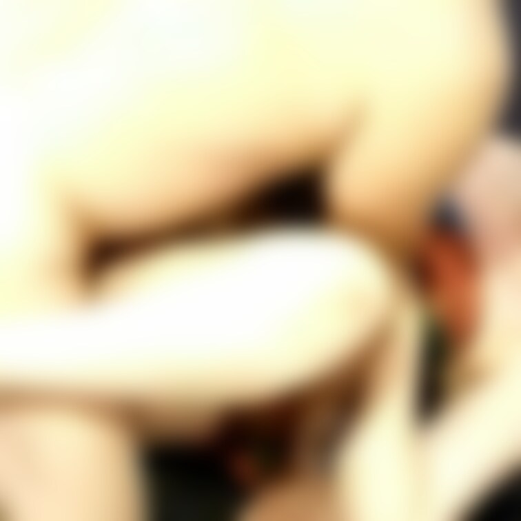 六人の男達に次々と生中

もう何回注ぎ込まれたか分からない位やられてる嫁
それでも挿入されると気持ち良くイクイクと