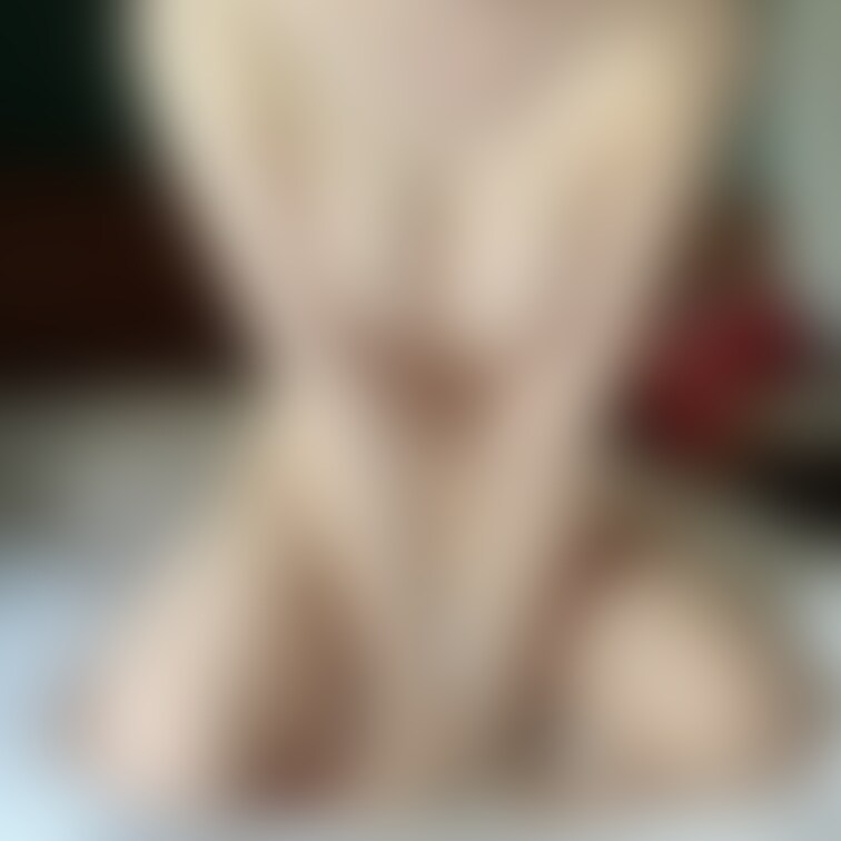 Gカップのおっぱいに挟まれたい人〜??