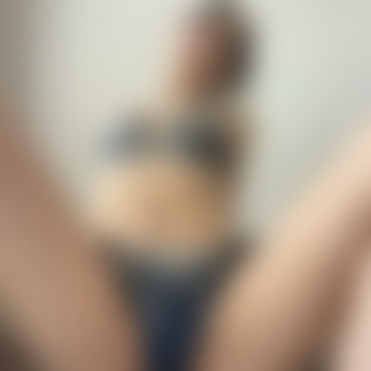 大胆な格好で撮りました❤️
2枚目はアナルも公開///
愛でてぶち込まれたい🥺💕