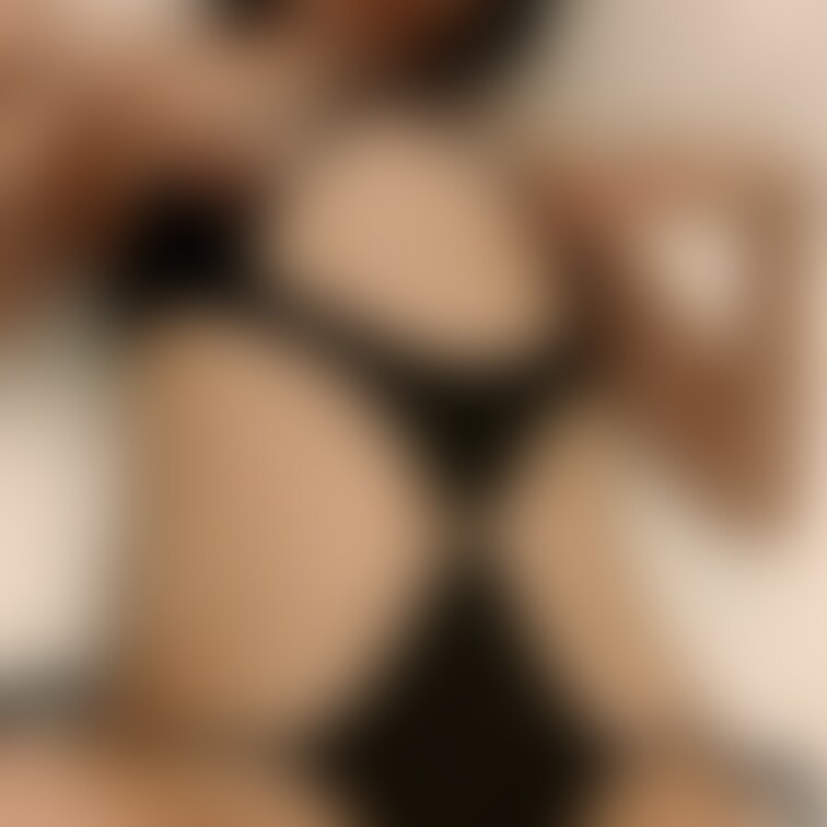 やらしいコスプレすると変態な気分になっちゃいます❤他人棒想像して舐める真似がやらしい(*/□＼*)オマ〇コもグチョグチョ