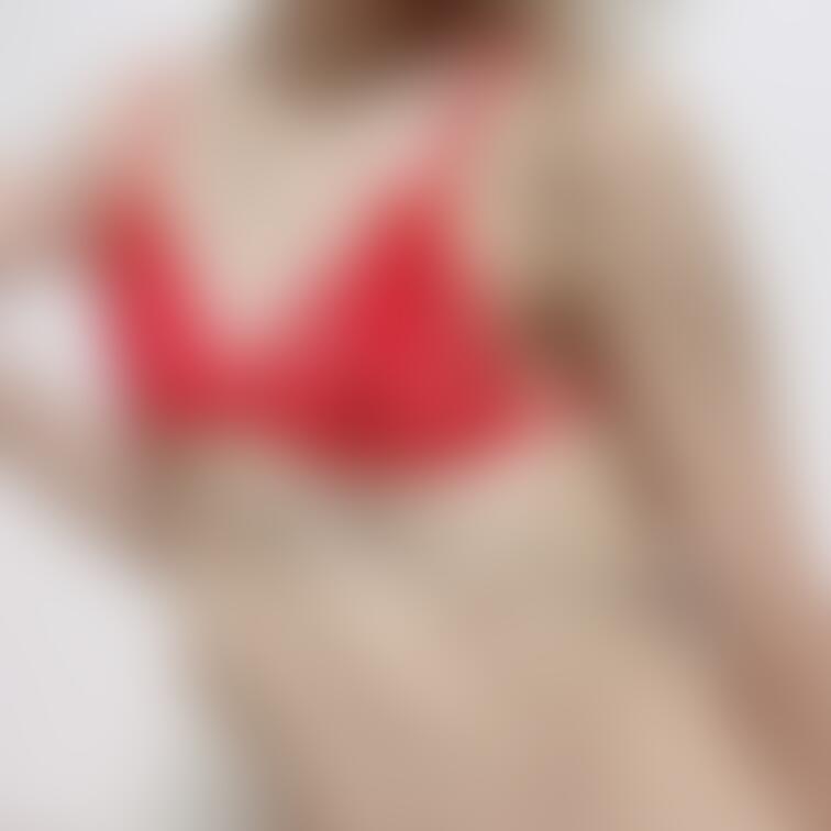 おはようございます💓
スポブラだけじゃなく、
こういうのもしっかり好き🫢💕

沢山撮ってあるけど編集間に合わず🥺
