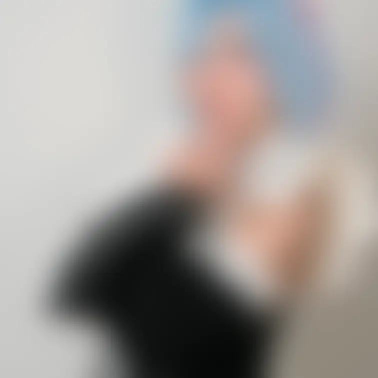 イベント用の撮影を終えたあと、
その日の写真をモニターでランダム再生しながら
エッチをするのとても良いなと感じており