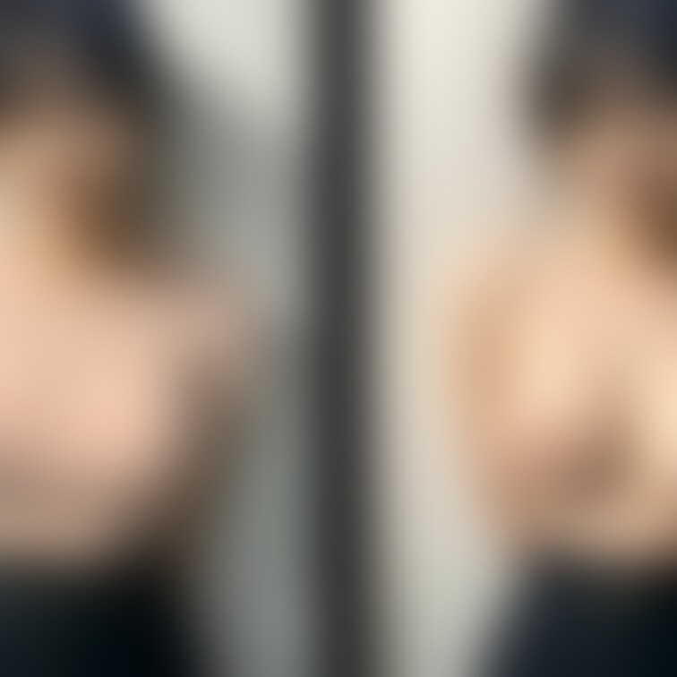 着衣と脱衣を並べた画像です。画像№271