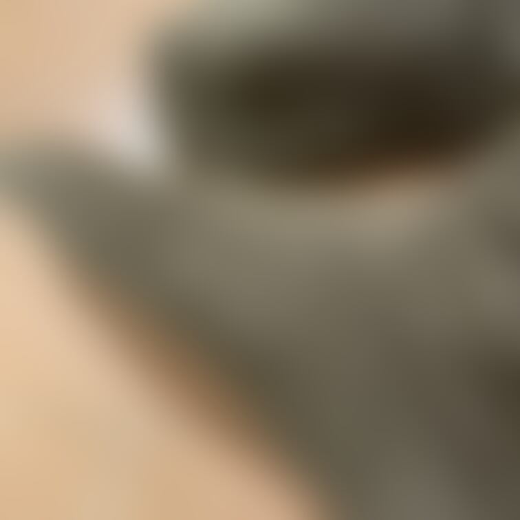 履きすぎてクタクタの靴下。笑 匂います🧦