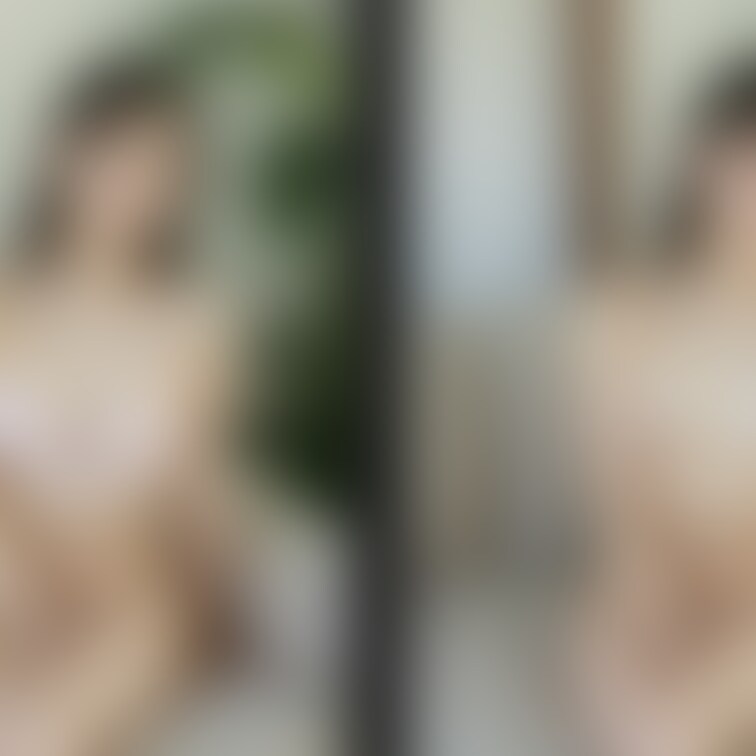 着衣と脱衣を並べた画像です。画像№774