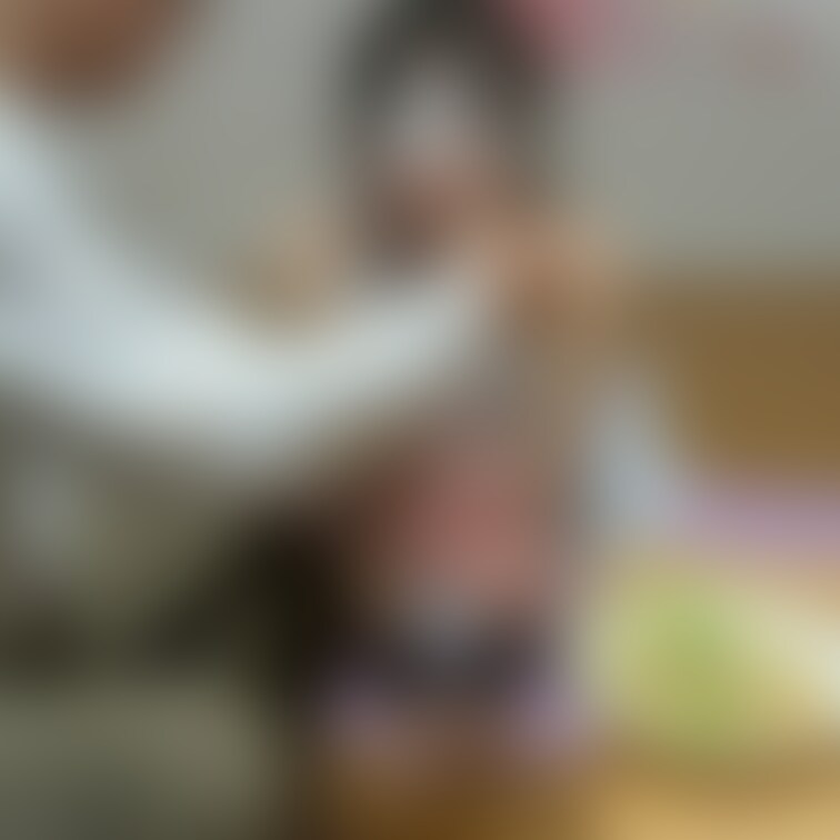 写真　裸エプロンで