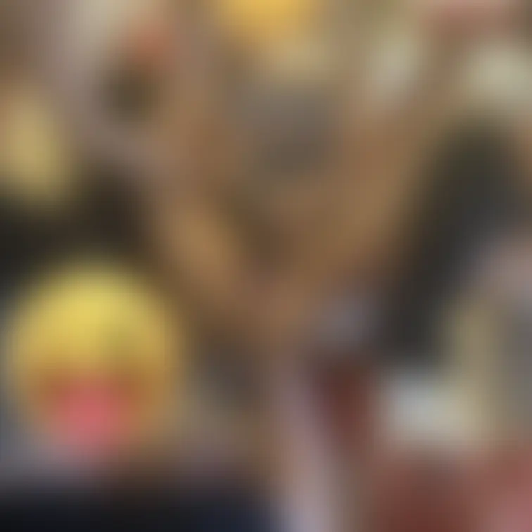 入るなりいきなり5人の変態達に…。こんな感じで気持ち良さそうです🥴