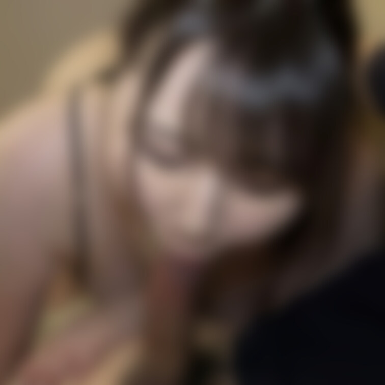 口内にザーメンをぶちまけられて、一滴もこぼさずごっくん😋
フェラ上手けつこのデカ尻突き出しピンサロ風ノーハンドしゃぶり