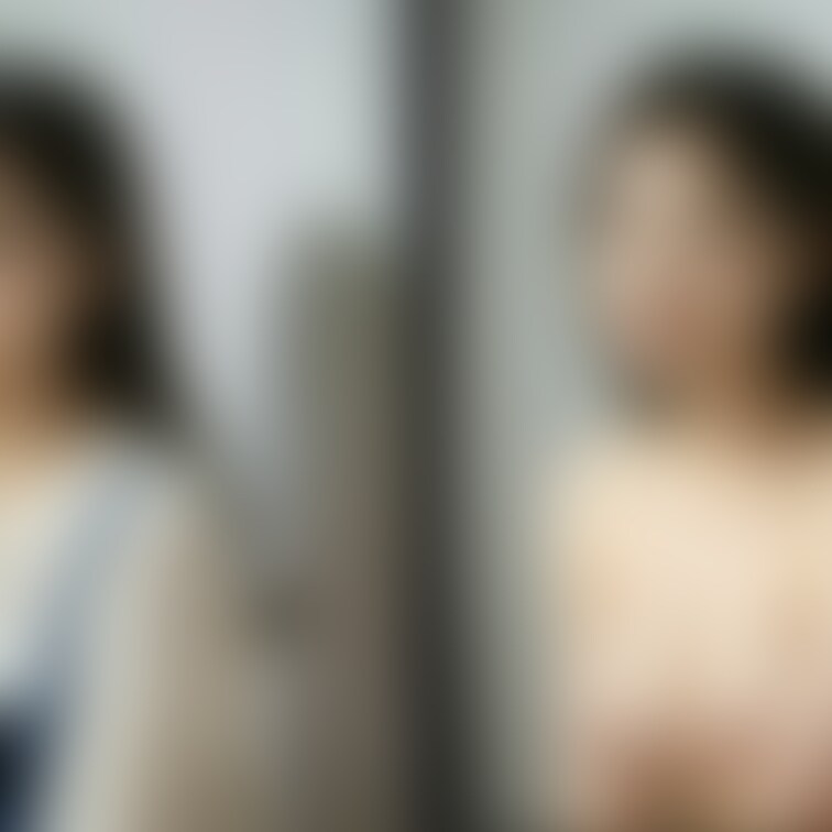 着衣と脱衣の並べた画像です    画像№1493