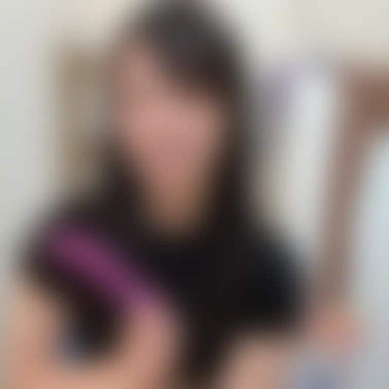 旦那の留守中にデカバイブ使って本気オナニーの切り抜き写真集です♡
気になったら動画も是非見てください🥰
