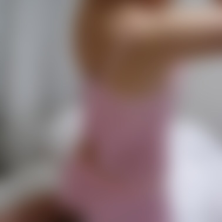 さとみちゃんのボツファイル。初めての撮影で緊張とぎこちなさが表れています。