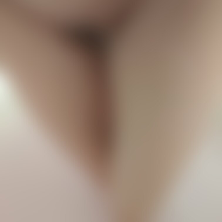 女性によって膣の位置って色々違うから不思議ですよね～🤔？
わたしはというと下付きタイプ。
しかも、下付きの中でも下の