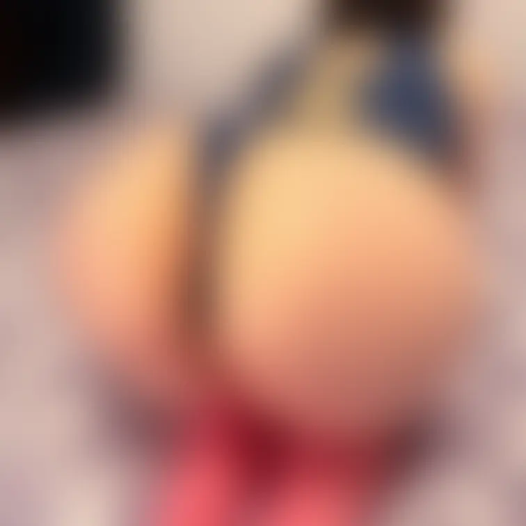 おっぱい丸出しでお股もオープンにできる水着です👙
お股オープン前だけどぷっくりお◯ン子に食い込んじゃいました😘