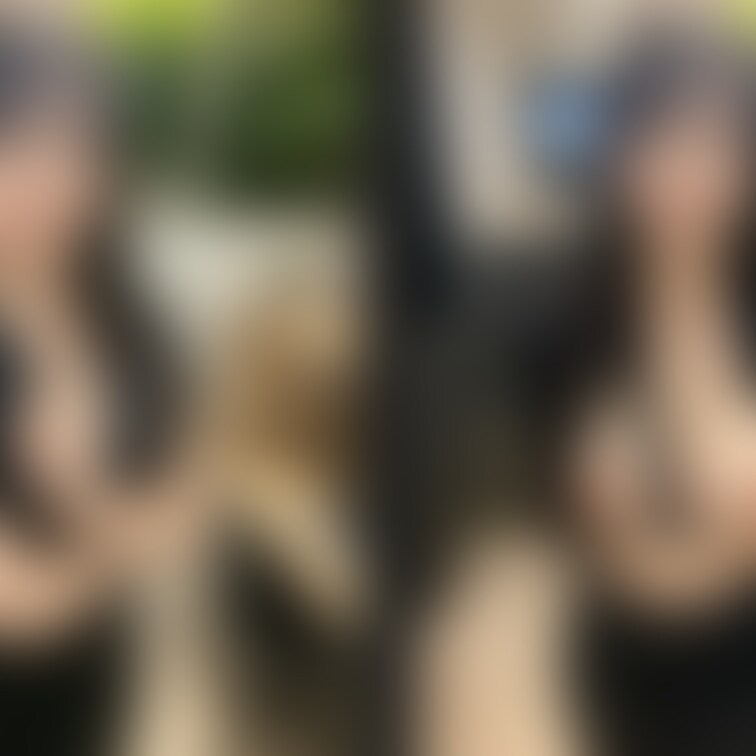 着衣と脱衣を並べた画像です。画像№490