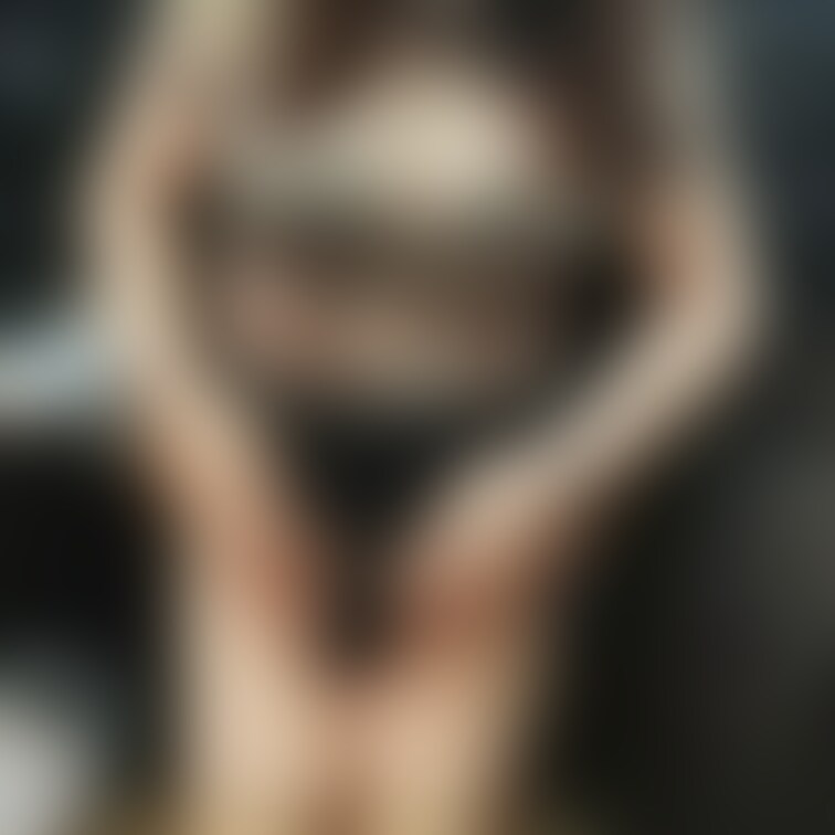 突然侵入してきた男に
○○○される巨乳OL
下着の中に手を入れられ
肉棒を握らされ
割れ目に顔を埋められ
後ろ